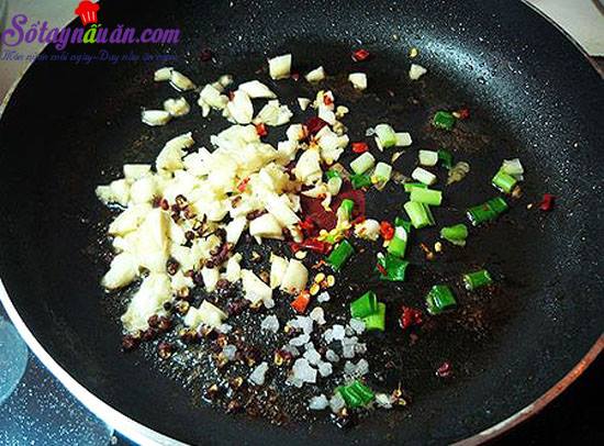 Cách làm món sườn chiên tỏi ớt cực dễ