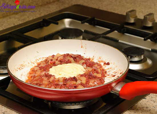 Cách làm món thịt bò băm sốt kem kiểu mới lạ mà ngon