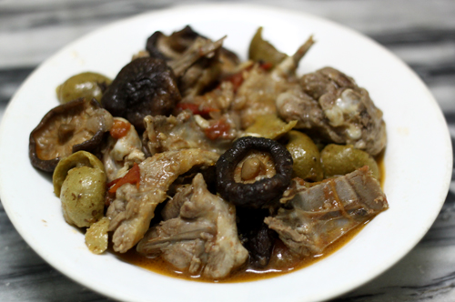 Cách làm món vịt om sấu cho bữa ăn ngon giải nhiệt ngày hè