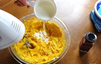 Cách làm mousse bí đỏ thơm ngon, bổ dưỡng cho bé yêu