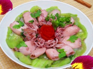 Cách làm mực xào mướp lạ miệng mà ngon