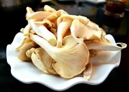 Cách làm nấm bào ngư xào bông thiên lí thanh mát, bổ dưỡng