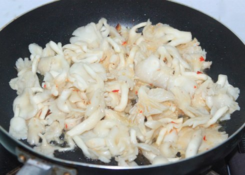 Cách làm nấm bào ngư xào thịt bò