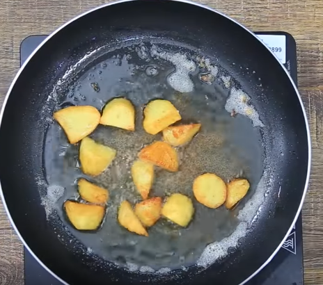 Cách làm nem váng đậu giòn thơm, lạ miệng, không ngon không lấy tiền