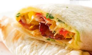 Cách làm nếp cẩm sữa dừa hoa quả ngọt mát cho người chán ăn