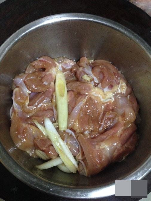 Cách làm nộm rau muống giòn ngon hấp dẫn