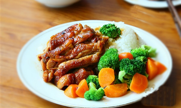 Cách làm nộm rau muống giòn ngon hấp dẫn