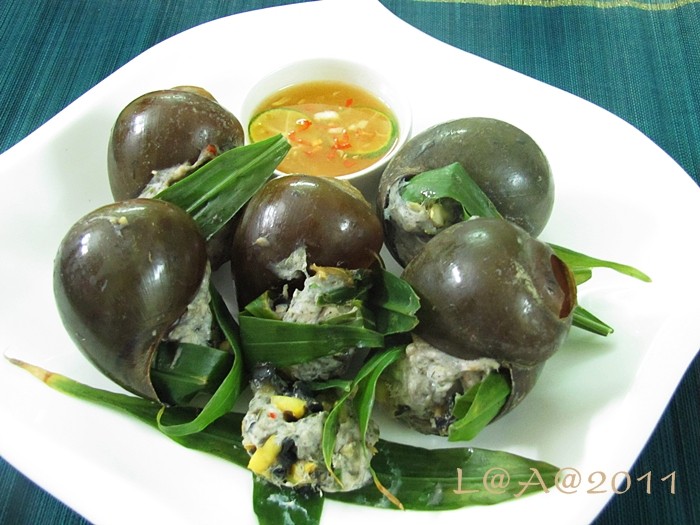 Cách làm ốc hấp lá gừng ăn là mê tít