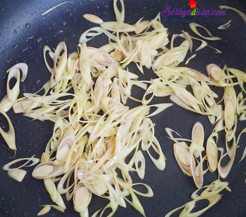 Cách làm ốc xào sả ớt cực thơm và cực giòn