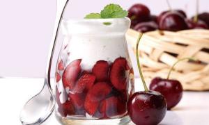 Cách làm panna cotta dâu tây tráng miệng cực ngon