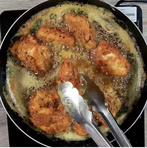 Cách làm pizza ốc quế ngon  độc  lạ khiến giới trẻ phát cuồng chỉ trong 6 bước