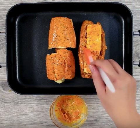 Cách làm pizza ốc quế ngon  độc  lạ khiến giới trẻ phát cuồng chỉ trong 6 bước