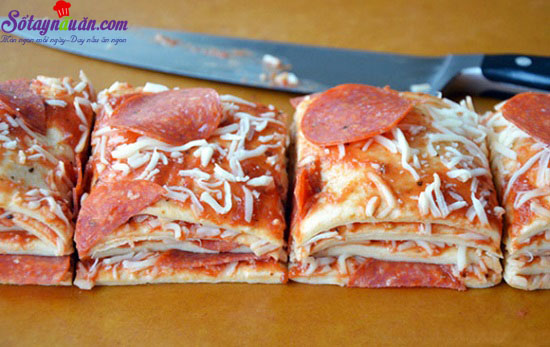 Cách làm pizza xé lớp thơm ngon hấp dẫn