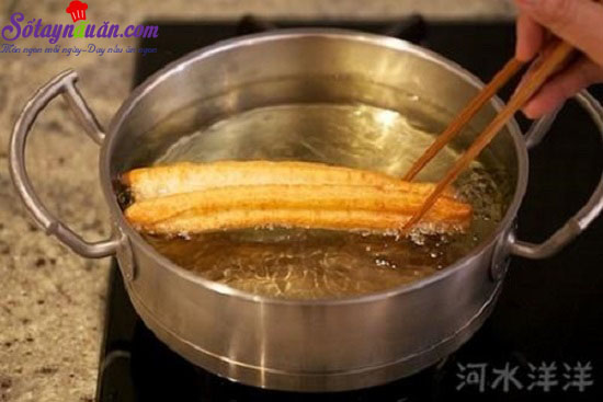 Cách làm quẩy nóng giòn ngon miệng