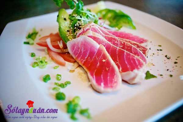 Cách làm salad cá ngừ ngon như ngoài tiệm