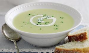 Cách làm salad cá ngừ thanh mát đẹp da