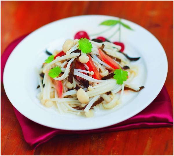 Cách làm Salad nấm kim châm giòn ngon bổ dưỡng