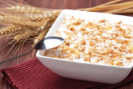 Cách làm sinh tố chuối sữa thanh mát mùa hè