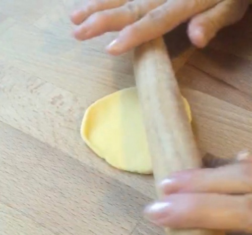 Cách làm snack táo ngon giòn tan, độc lạ ăn hoài không lo mập