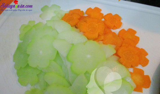 Cách làm su su xào thịt ngon hấp dẫn