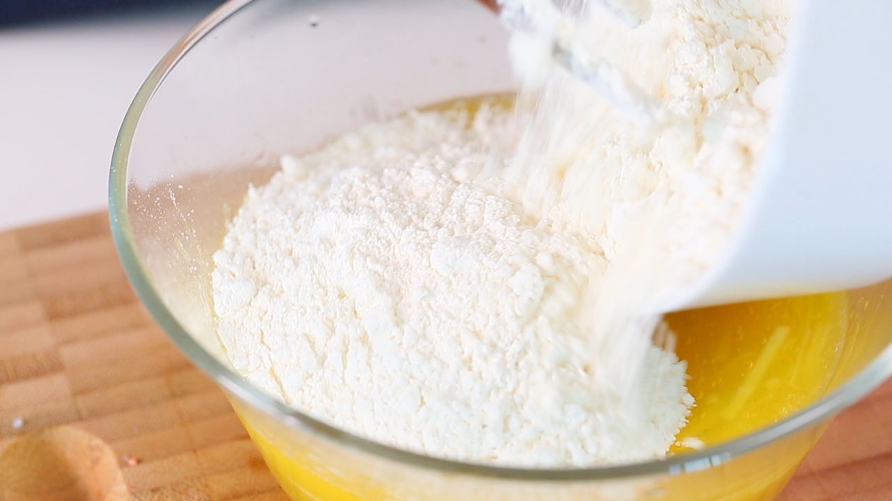 Cách làm sữa chua xoài ngon mê ly đón nắng về