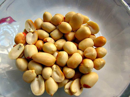 Cách làm sữa đậu phộng bồi dưỡng cho bà bầu kén ăn