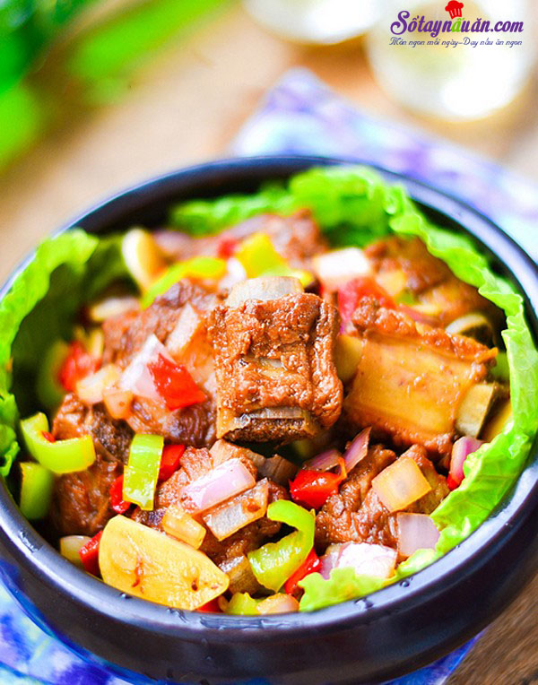 Cách làm sườn kho ngũ sắc thơm ngon hấp dẫn