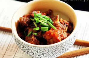 Cách làm sườn om nước dừa ngon, lạ, hấp dẫn