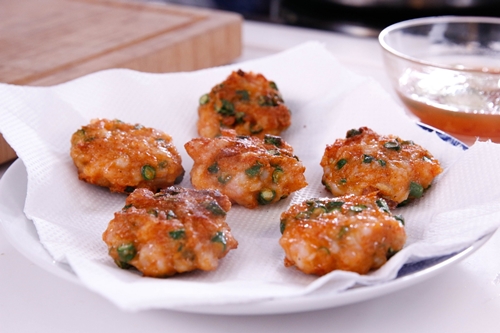 Cách làm sườn sốt trứng muối ngọt bùi mê ly