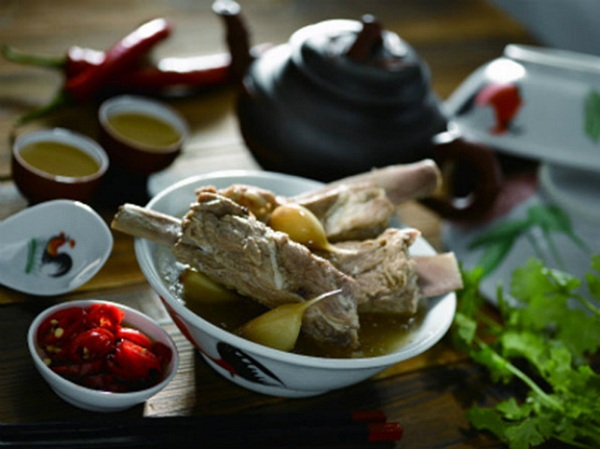 Cách làm súp Bak Kut Teh – Món ăn độc đáo của quốc đảo Sư Tử.