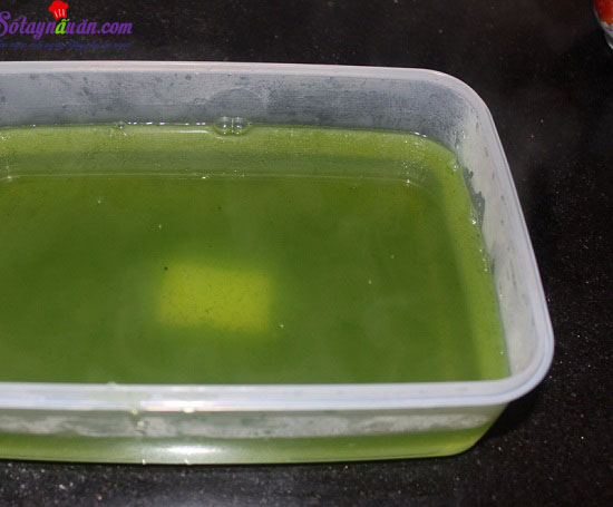 Cách làm thạch dừa lá dứa thơm ngon mát rượi