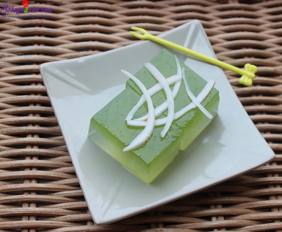 Cách làm thạch dừa lá dứa thơm ngon mát rượi