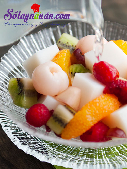 Cách làm thạch hạnh nhân trộn hoa quả ngon mê mẩn
