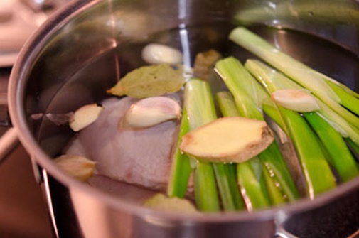 Cách làm thịt ba chỉ xào chua ngọt đậm đà, đưa cơm bữa chiều