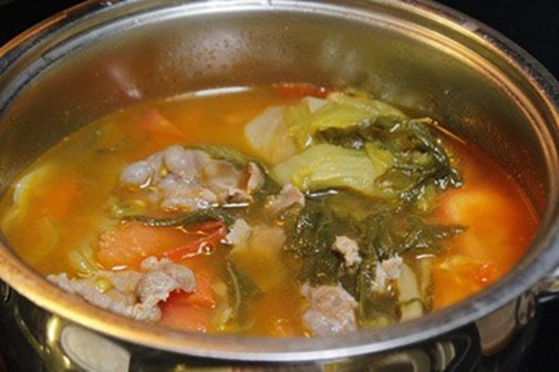 Cách làm thịt ba chỉ xào chua ngọt đậm đà, đưa cơm bữa chiều