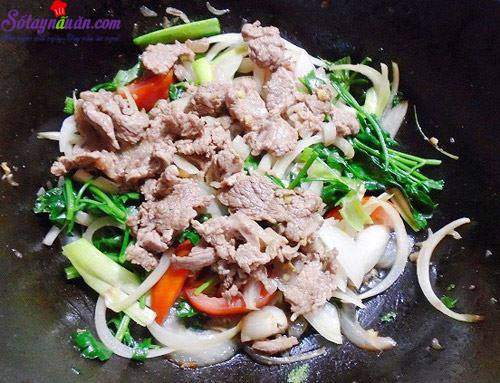 Cách làm thịt bê xào cần tỏi thơm ngon tuyệt hảo