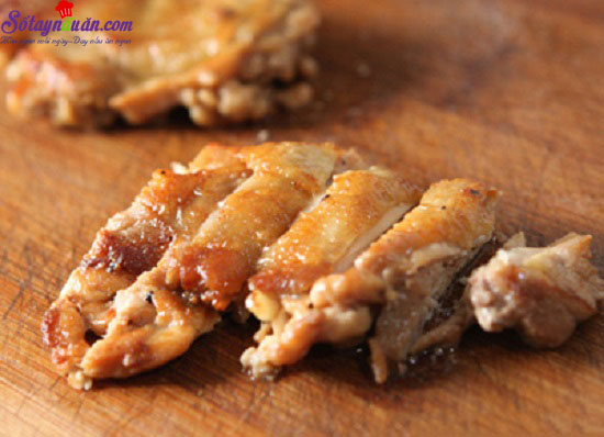Cách làm thịt đùi gà chiên mới lạ đưa cơm
