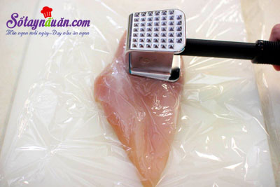 Cách làm thịt gà cuộn bông cải ngon không thể cưỡng