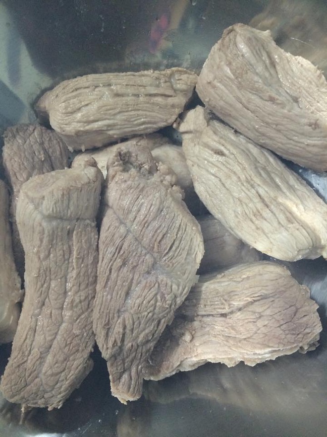 Cách làm thịt lợn giả bò khô thơm ngon ngay tại nhà