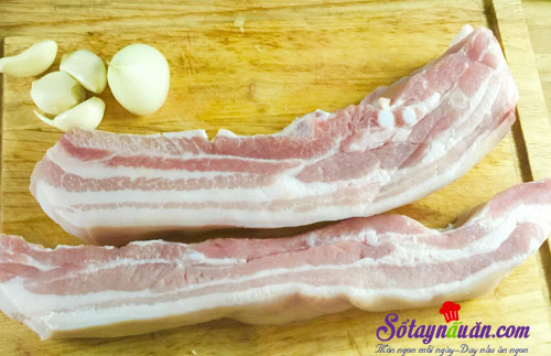 Cách làm thịt tẩm húng lìu áp chảo siêu ngon