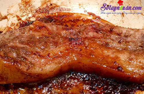 Cách làm thịt tẩm húng lìu áp chảo siêu ngon