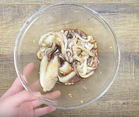 Cách làm thịt xiên xá xíu vàng rụm thơm ngất ngây, ngon hơn ngoài hàng