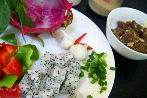 Cách làm tỏi đen  "thần dược" trị bách bệnh bằng nồi cơm điện