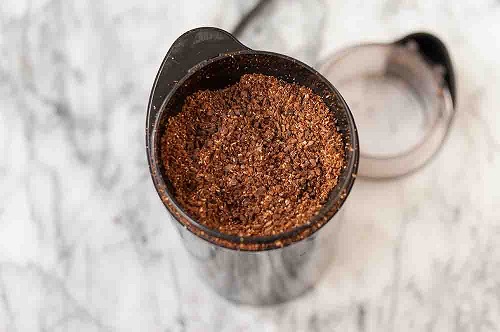 Cách làm tỏi ngâm dấm ớt trắng giòn, không lo nổi váng