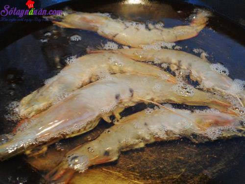 Cách làm tôm chiên sốt chua ngọt đậm đà đưa cơm