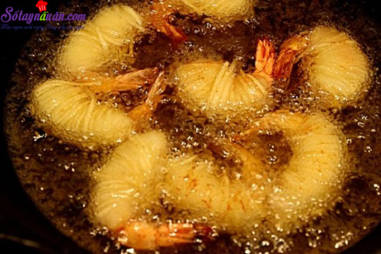 Cách làm tôm cuốn khoai tây thơm ngon hấp dẫn