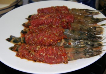 Cách làm tôm cuộn thịt bò nướng đơn giản, thơm ngon