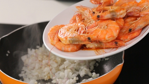 Cách làm tôm sốt BBQ đậm vị ngon cơm