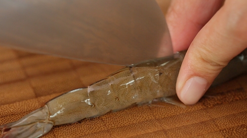 Cách làm tôm sốt BBQ đậm vị ngon cơm