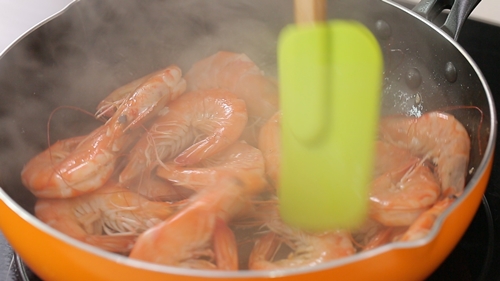 Cách làm tôm sốt BBQ đậm vị ngon cơm